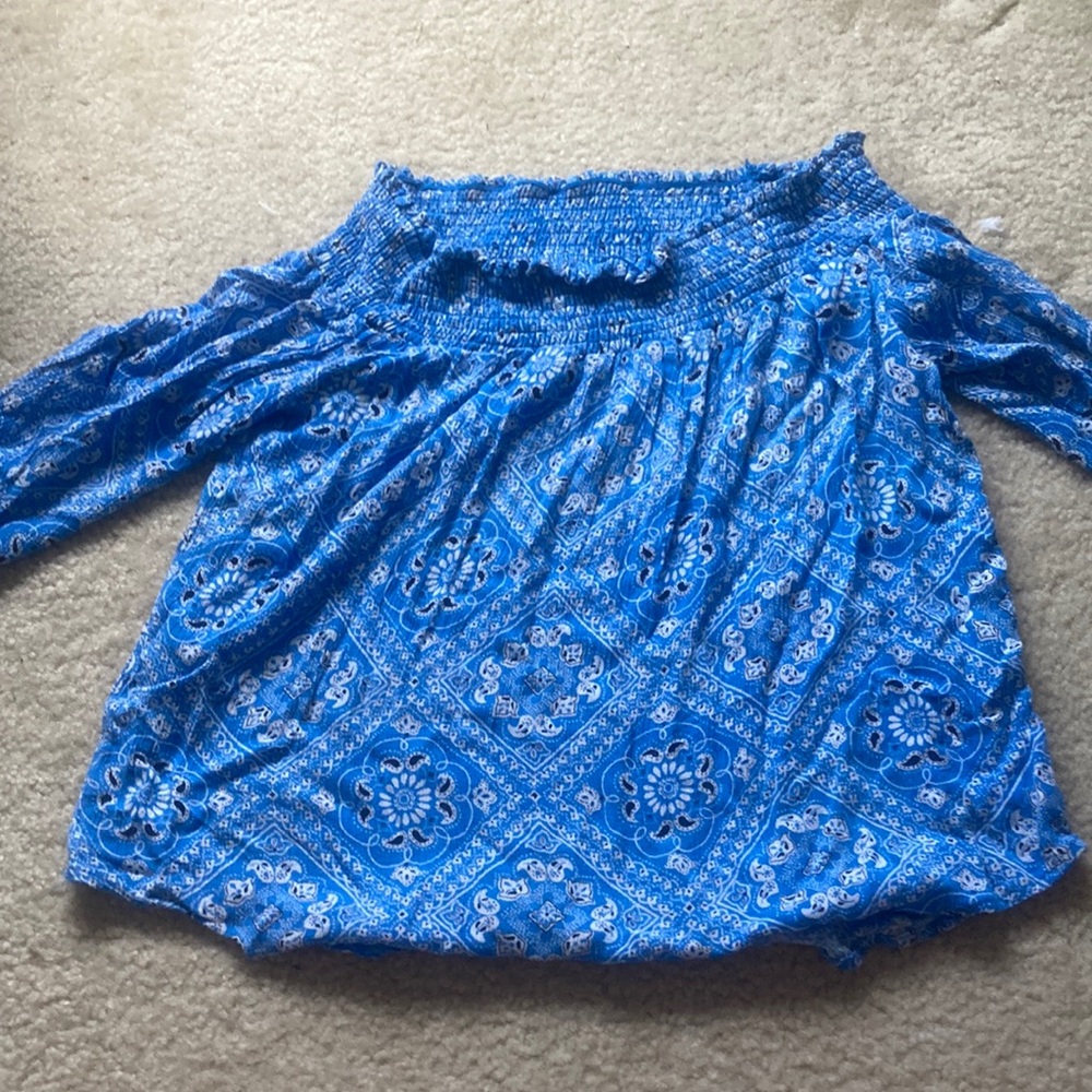 No boundaries, blue bandana print long sleeve top, size medium, brand new